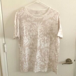 American eagle 100% cotton. Aerie brand Hawaiian print T-shirt